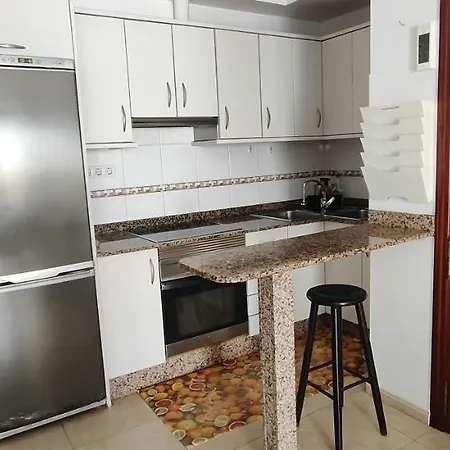 Only Women/solo Mujeres Habitacion1 Arrecife (Lanzarote)